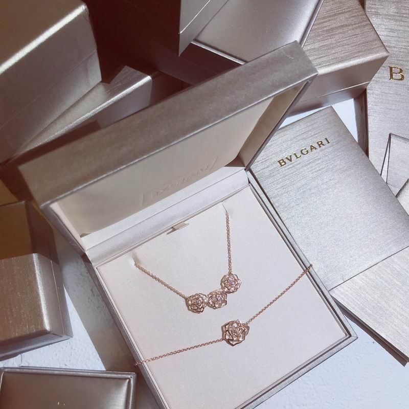 Piaget necklace 05lyx17